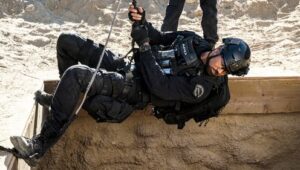 مسلسل: S.W.A.T. | الموسم: 4 | الحلقة: 10