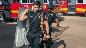 مسلسل: 9-1-1: Lone Star | الموسم: 1 | الحلقة: 3